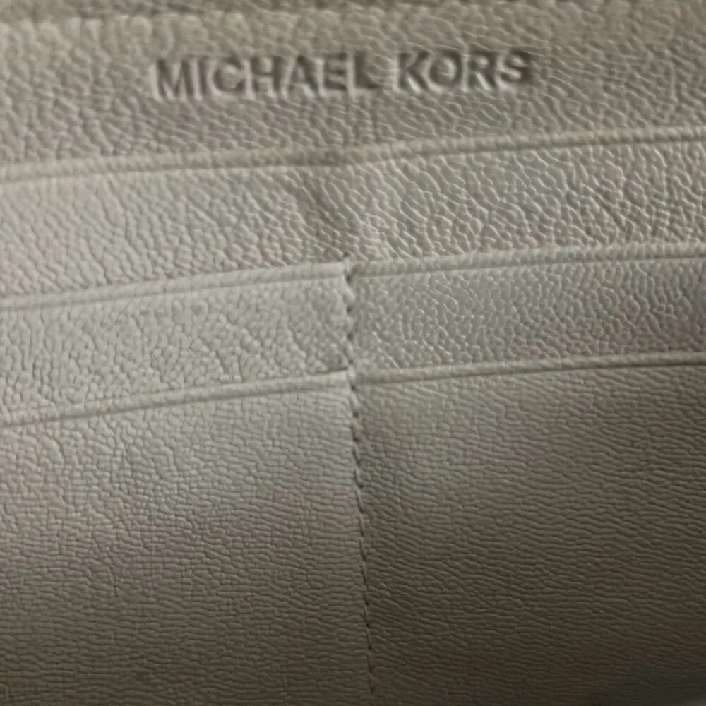 Michael Kors ✨michael michael